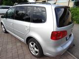 Volkswagen Touran 1.6 TDI Comfortline BlueMotion Tech C... - Volkswagen Touran aus 2011: Bluemotion