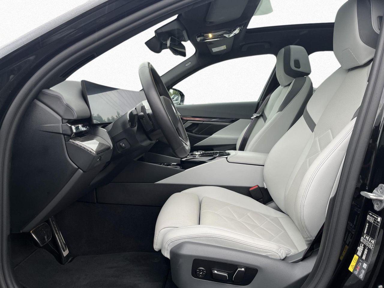 BMW 530e xDr T M SPORT PRO B&W,Pano,AHK,AutoB,Iconic