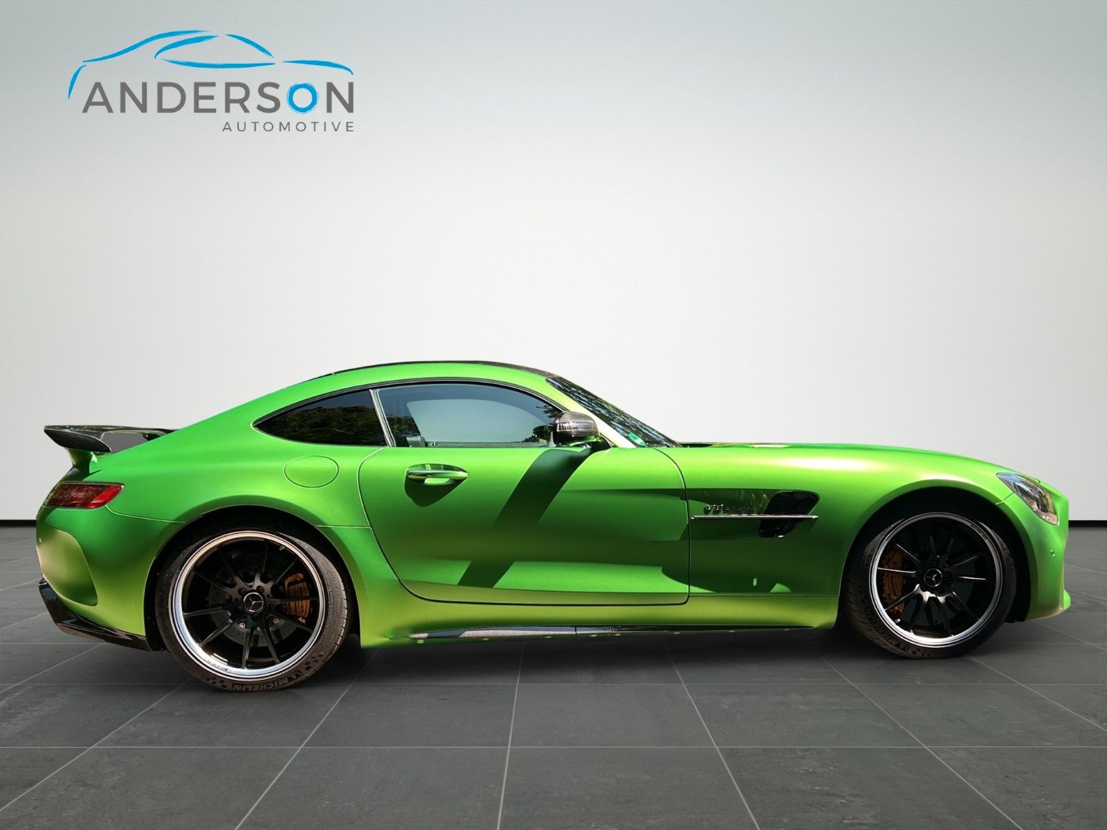 Fahrzeugabbildung Mercedes-Benz AMG GT R CARBON KERAMIK GELBKONTRAST PERFORMANCE
