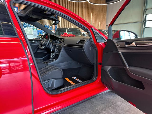 Volkswagen Golf *1.HAND*PANO*STHZ*AHK*ACC*NAV*2-ZONEN*