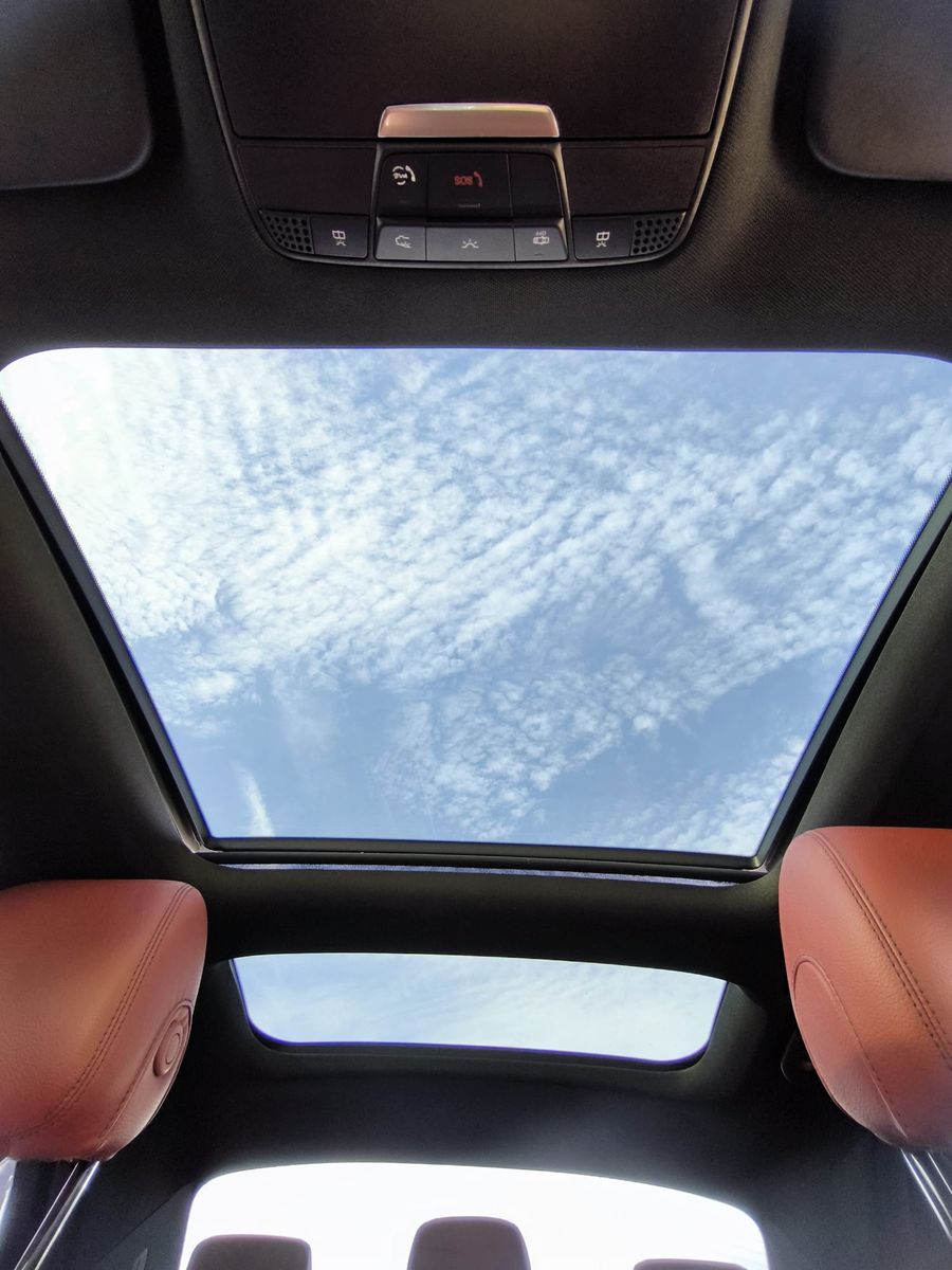 Fahrzeugabbildung Mercedes-Benz C 300e 9G 2X AMG Line >PANOR+NIGHT+NAVI+LED+SHZ+