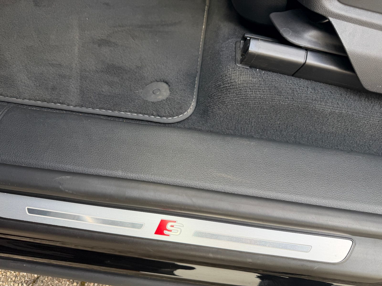 Fahrzeugabbildung Audi Q8 50 TDI Quattro/COMPETITION-PLUS/CARBON/VOLL