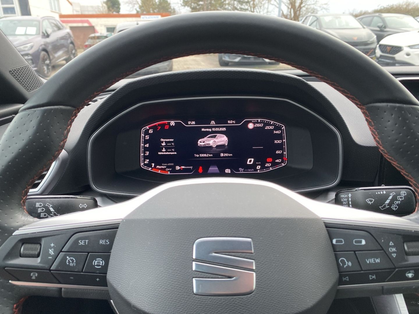 Fahrzeugabbildung SEAT Leon Seat FR Plus 1.5 TSI*NAVI*SHZ*PDC*Full-Link