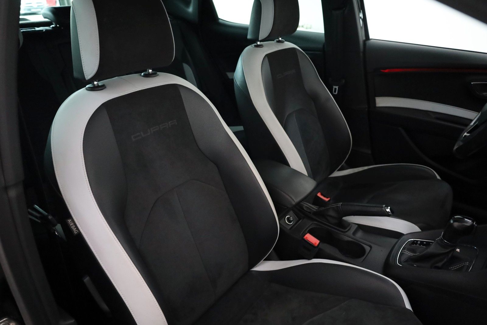 Fahrzeugabbildung SEAT Leon Cupra 265 T.Leder,Navi,LED,Kamera,Apple Car