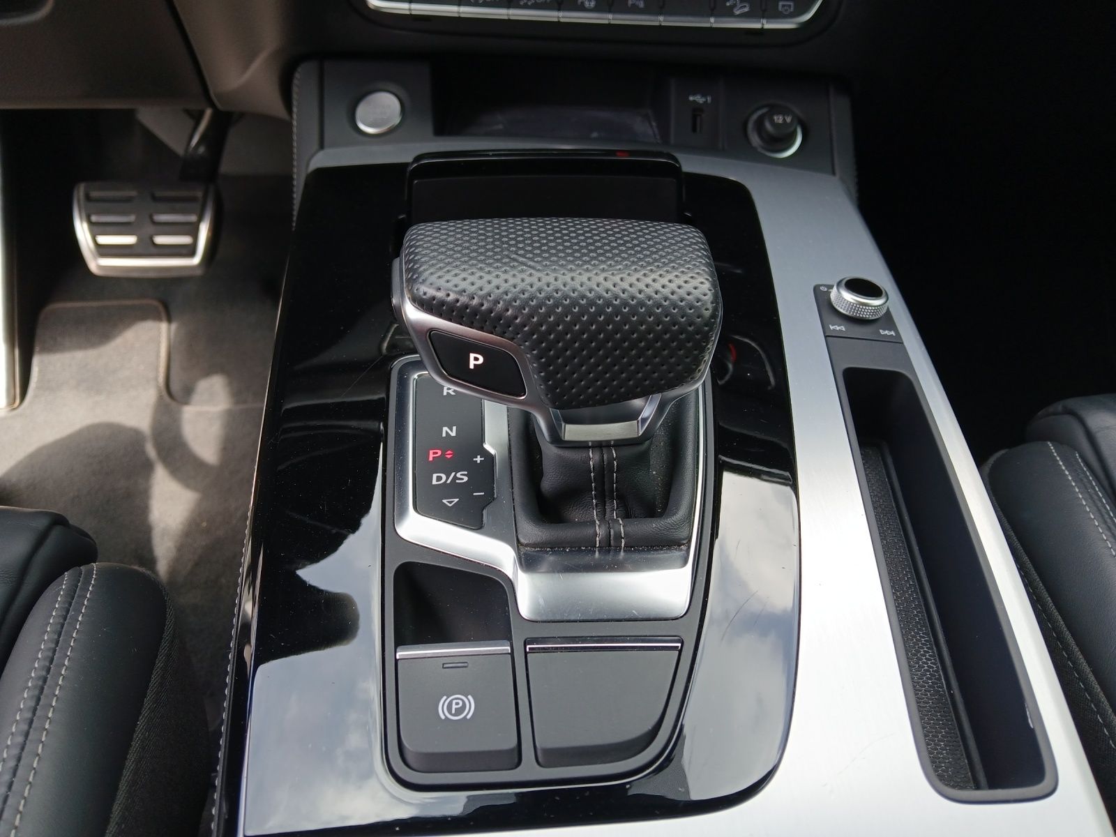 Fahrzeugabbildung Audi Q5 45 TFSI advanced quattro S-tronic LED Nai AVC