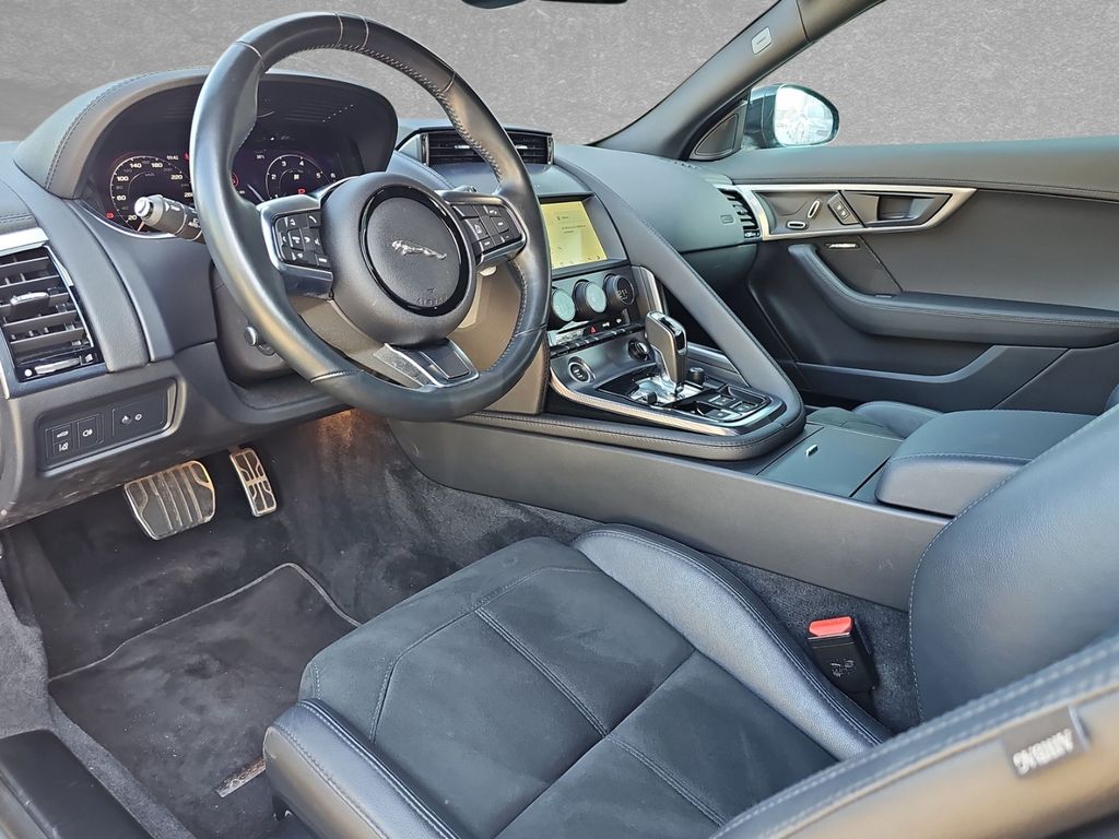 Jaguar F-Type P450 Coupe RWD R-Dynamic