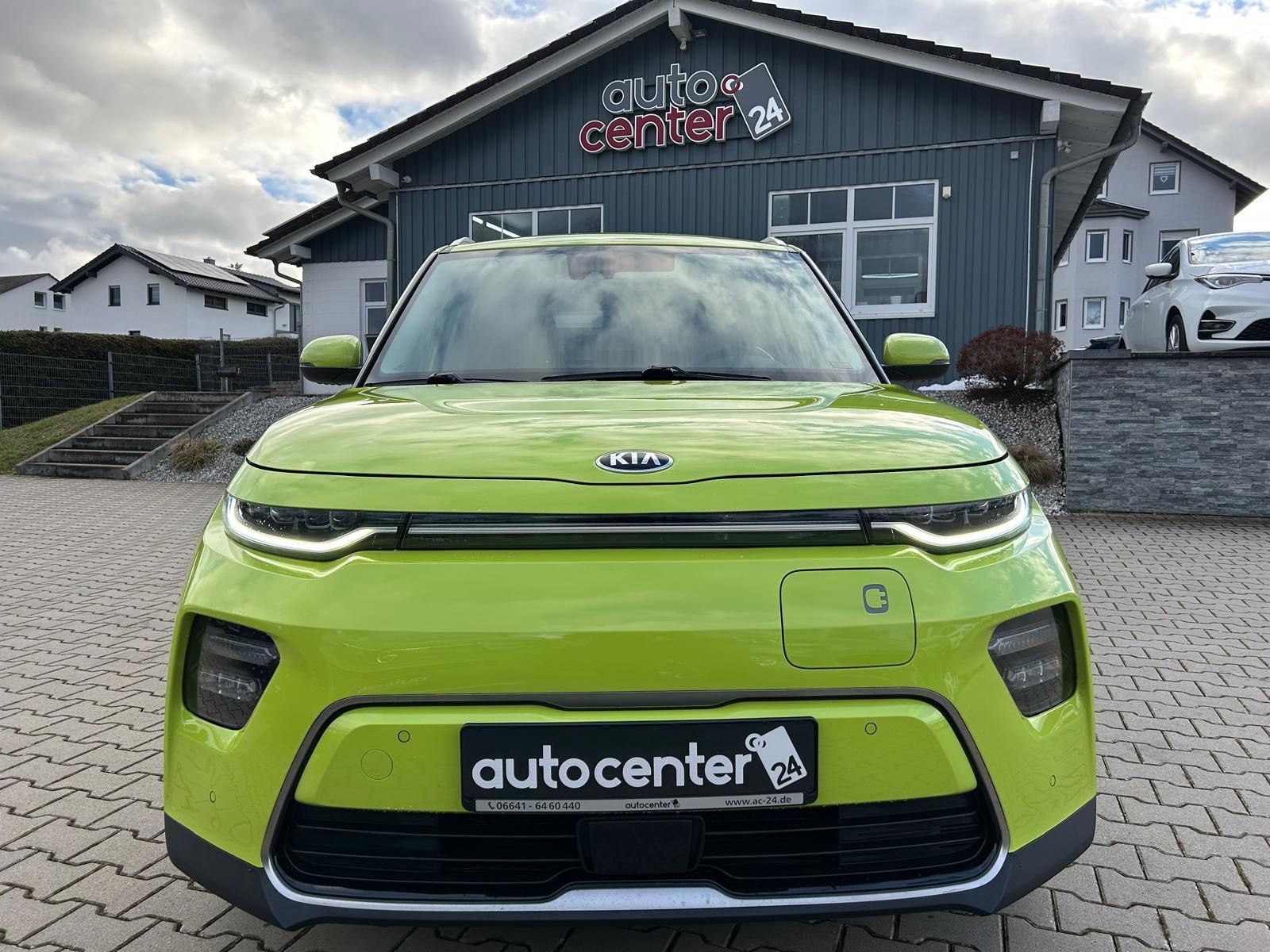 Fahrzeugabbildung Kia e-Soul°64 kWh°CCS°3 Phasen°1.Hand°Kamera°LED°