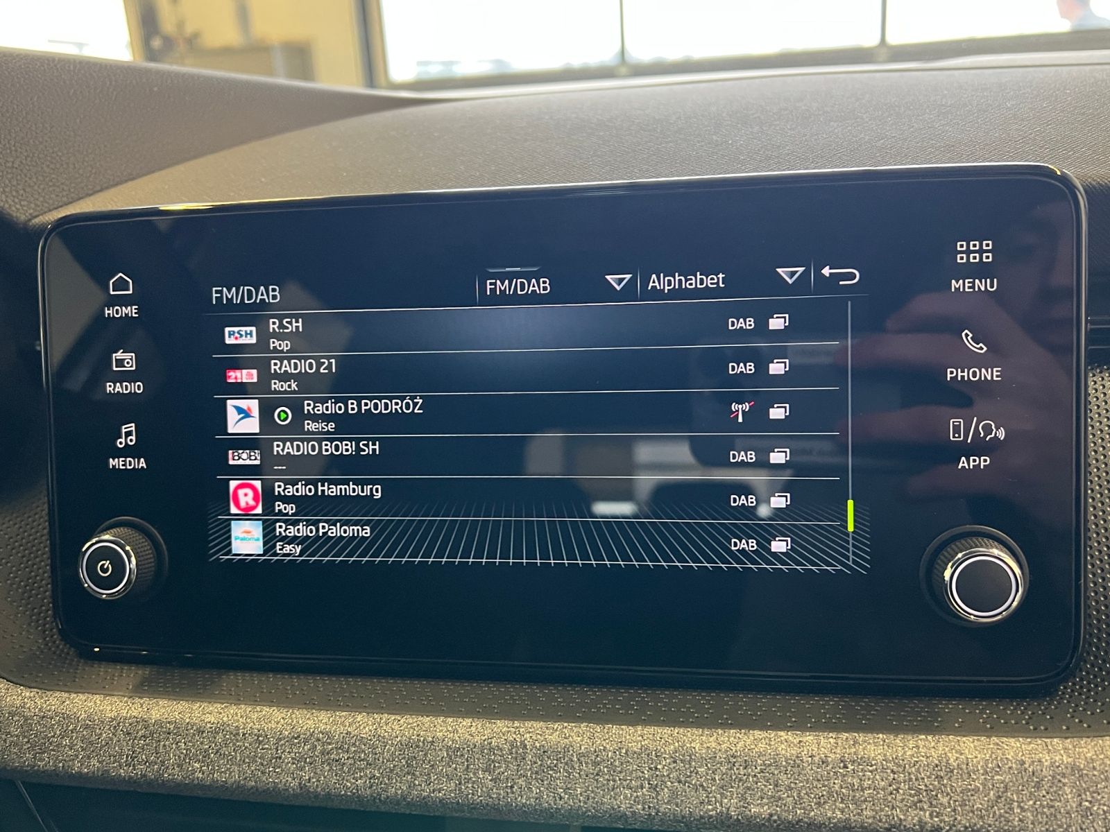 Fahrzeugabbildung SKODA Kamiq Selection 1.0 TSI DSG *AHK, LED, Komfortpa