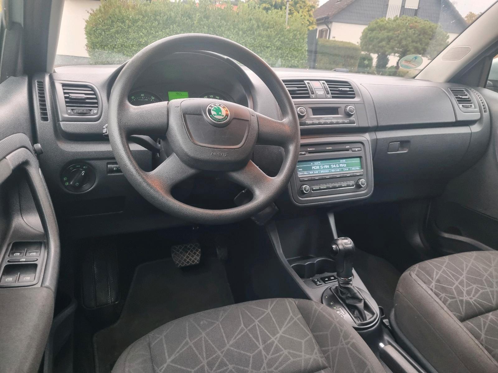 Skoda Fabia 2011 — interior