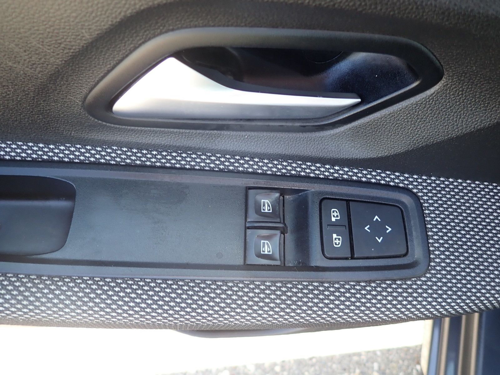 Fahrzeugabbildung Dacia Sandero Comfort TCe 100 LPG, AC,WKR,BC,FH