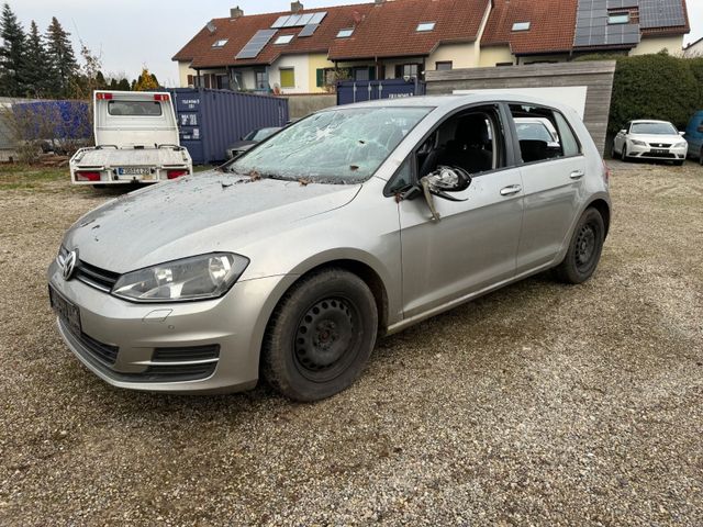 Volkswagen Golf VII Lim. Trendline BMT