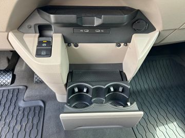 Volkswagen T7 Multivan - 8