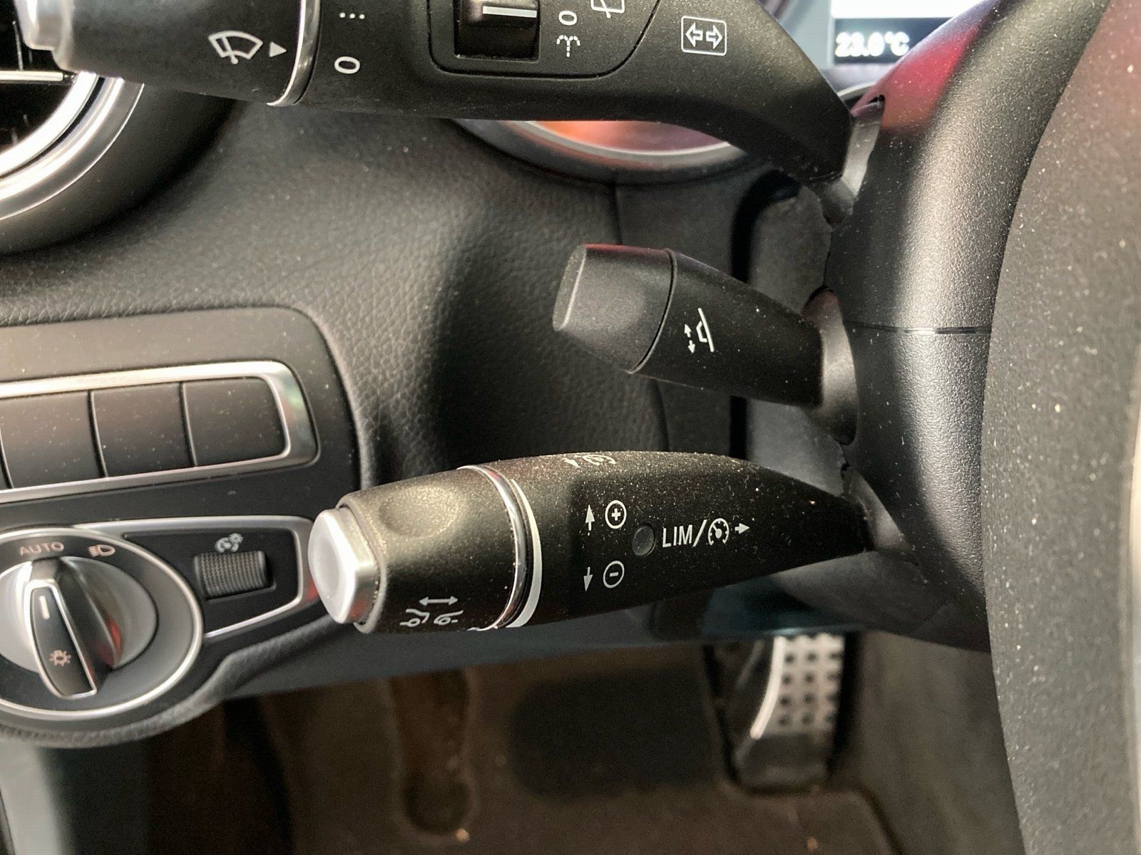 Fahrzeugabbildung Mercedes-Benz C 300 T AMG*Distronic*Standheiz*Pano*Sitzklima*