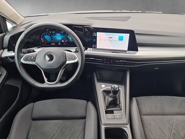 Fahrzeugabbildung Volkswagen Golf VIII Variant TSI Standheizg Kamera ACC LEDp