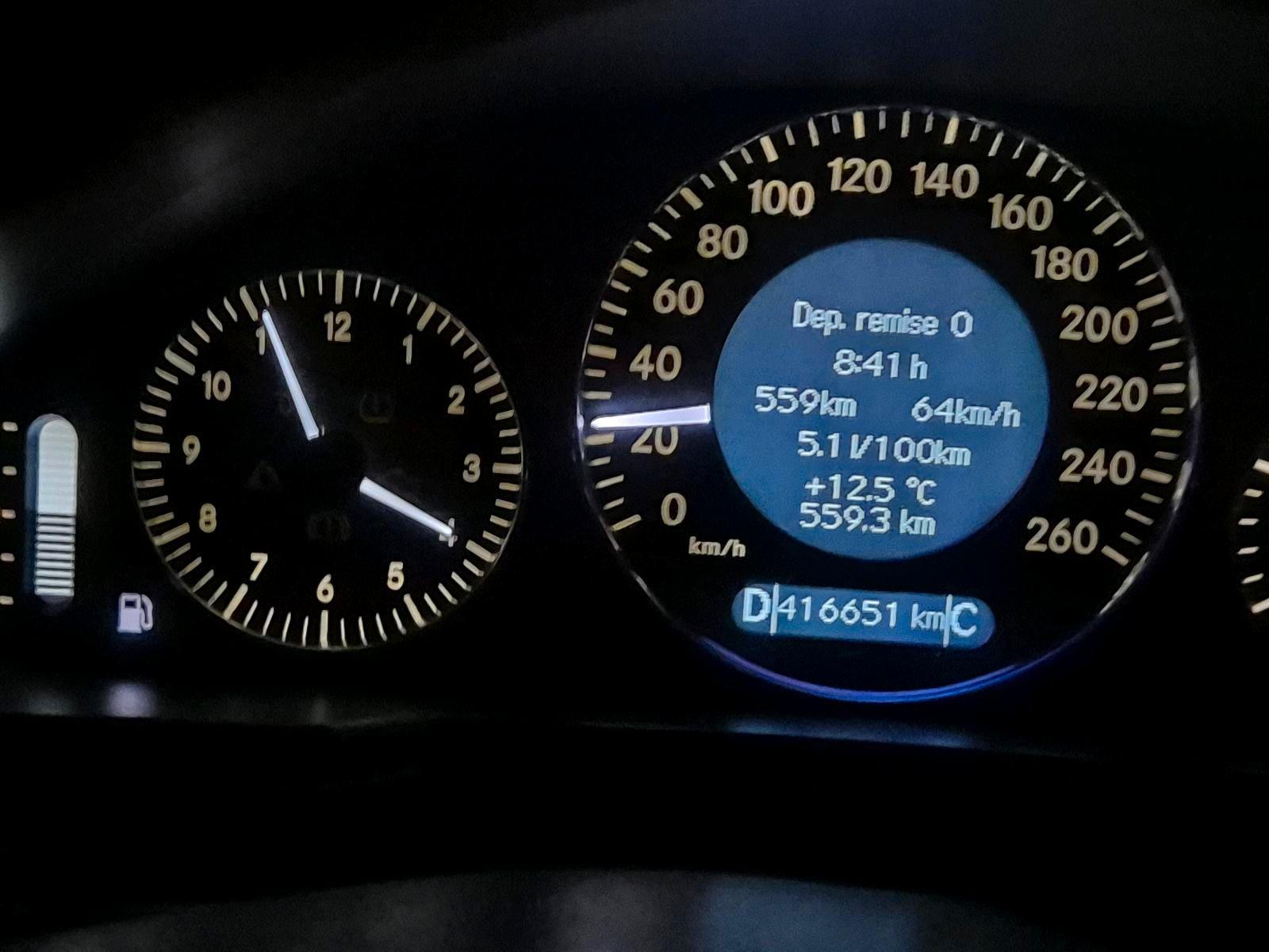 Mercedes-Benz E 220