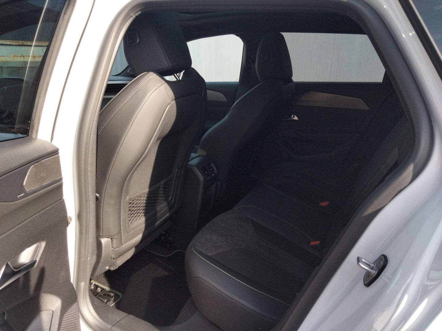 Fahrzeugabbildung Peugeot 308 1.5 SW GT BlueHDi 130 EAT8 AHK-abn. El. Pano