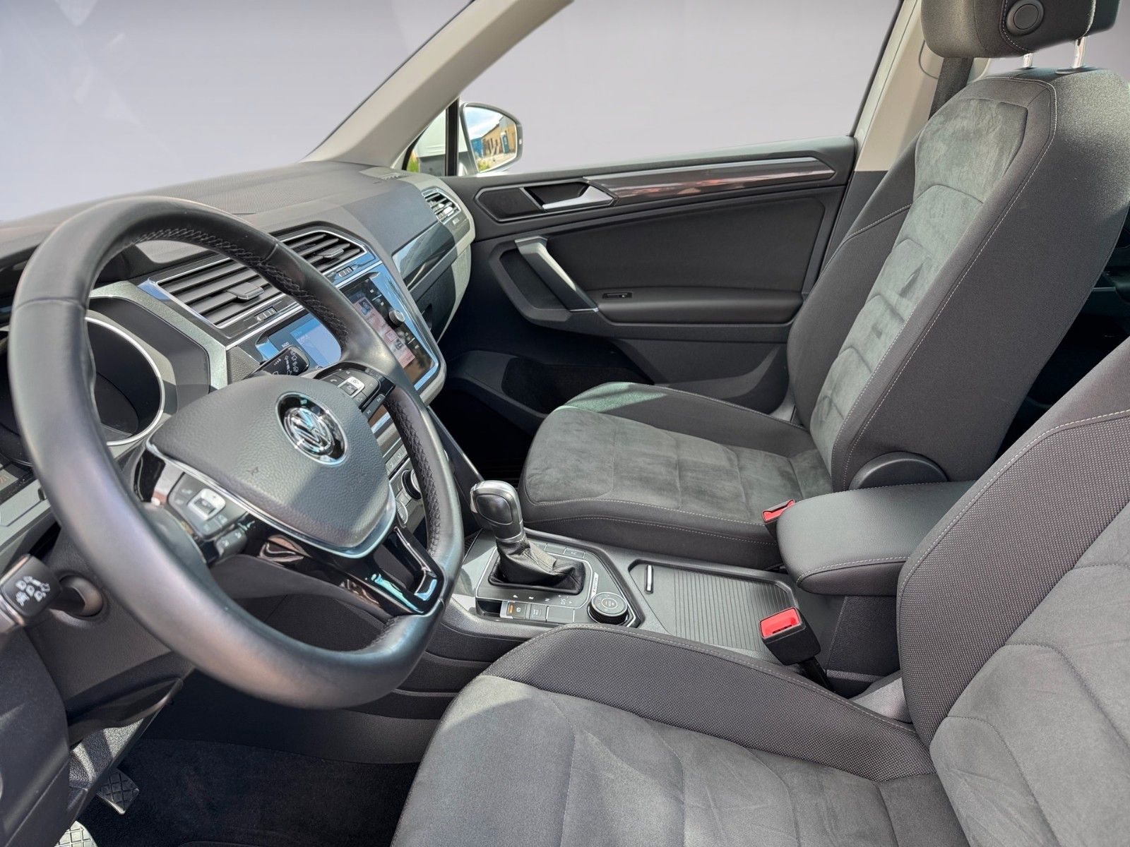Fahrzeugabbildung Volkswagen Tiguan Highline 2.0 TSI 4Motion