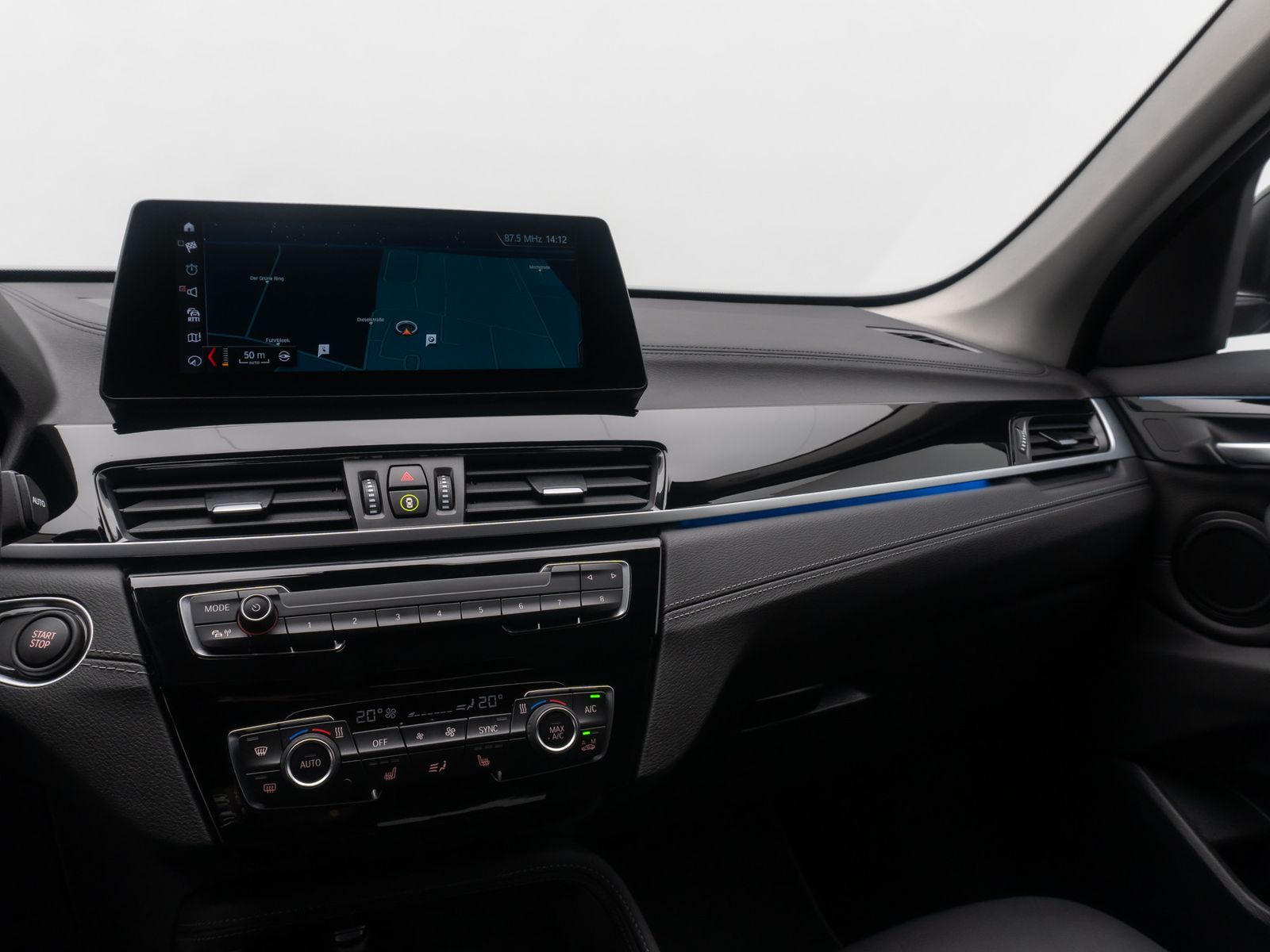 Fahrzeugabbildung BMW X1 xD25e Sport Line HUD DAB Kamera Alarm 18Zoll