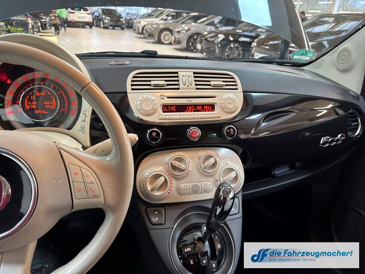Fahrzeugabbildung Fiat 500 Lounge Faltdach PDC *IM KUNDENAUFTRAG