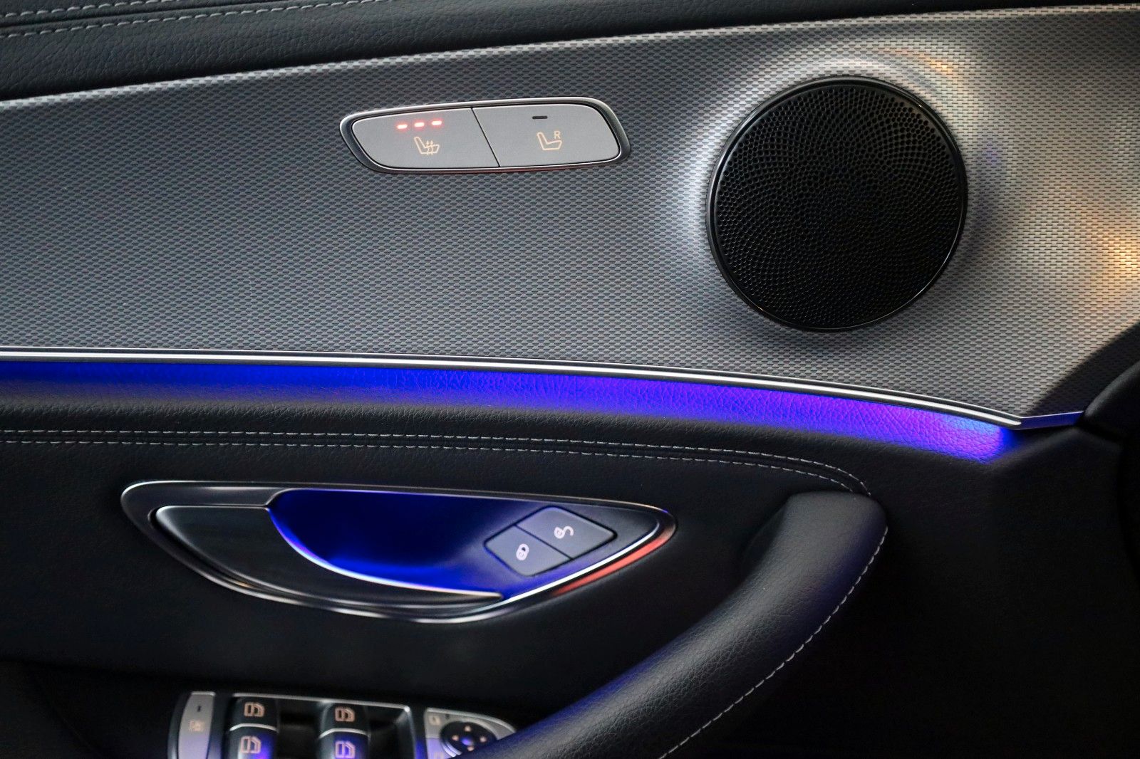 Fahrzeugabbildung Mercedes-Benz E 400d T 4M AMG Line TLeder,Navi,LED,SD,el. AHK