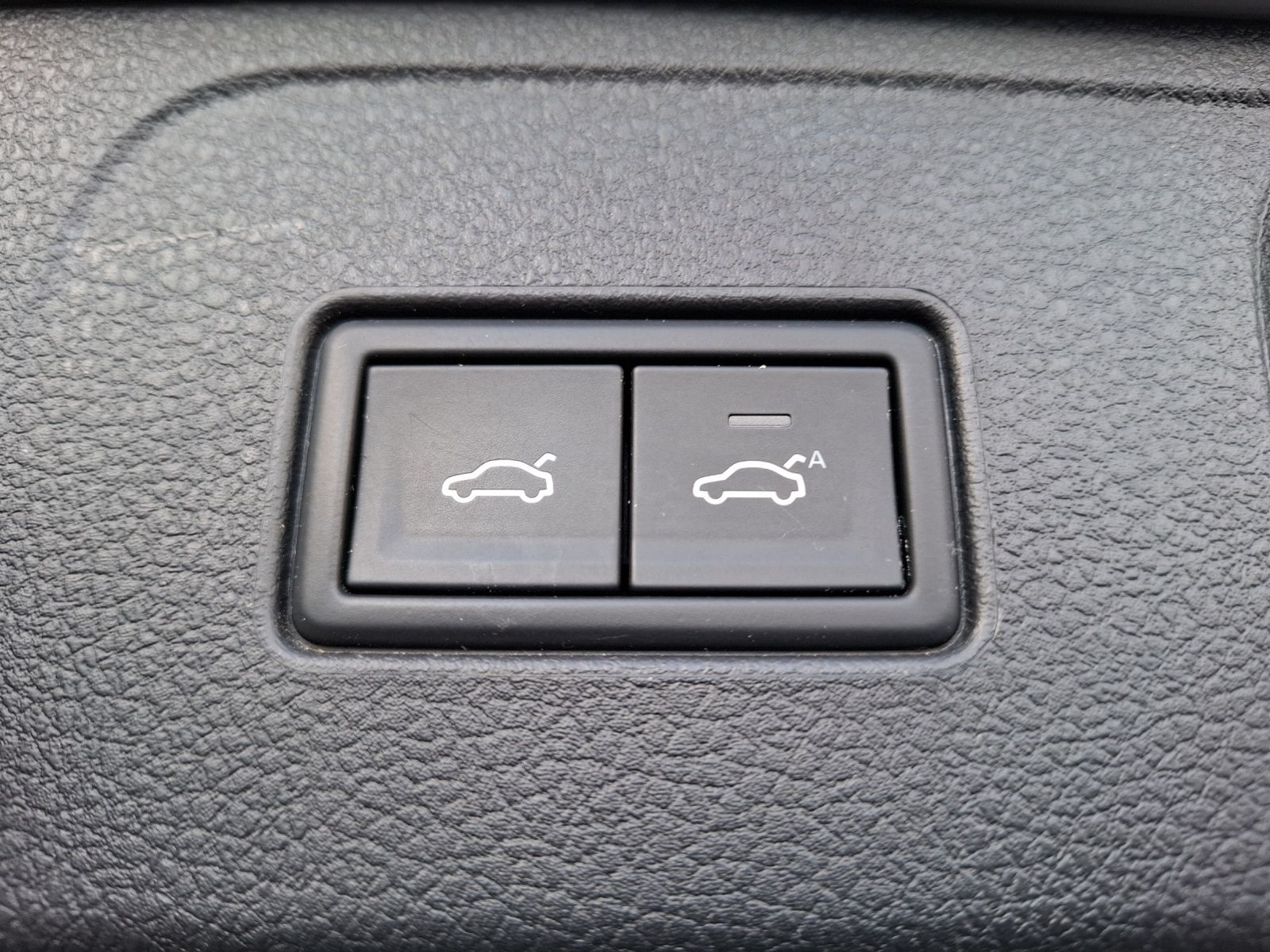 Fahrzeugabbildung Volkswagen Passat Variant TSI Business DSG Matrix Navi ACC