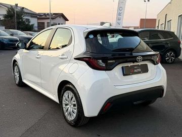 Toyota Yaris - 4