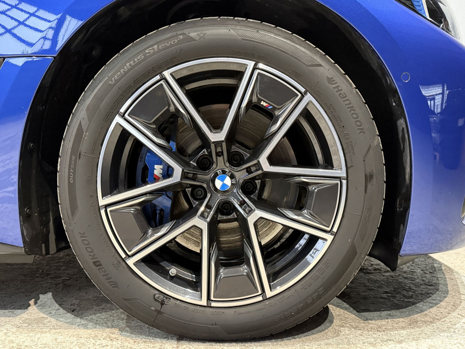 Fahrzeugabbildung BMW i4 xDrive40 Gran Coupé, M Sportpaket, HK HiFi AH