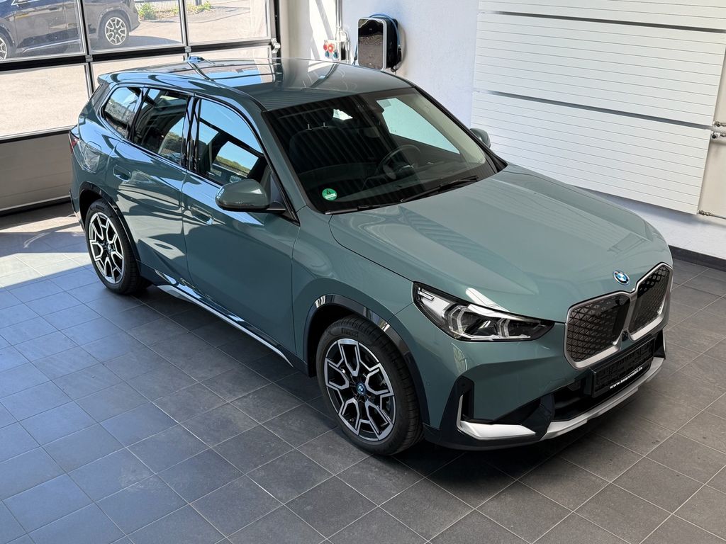 Image of BMW iX1