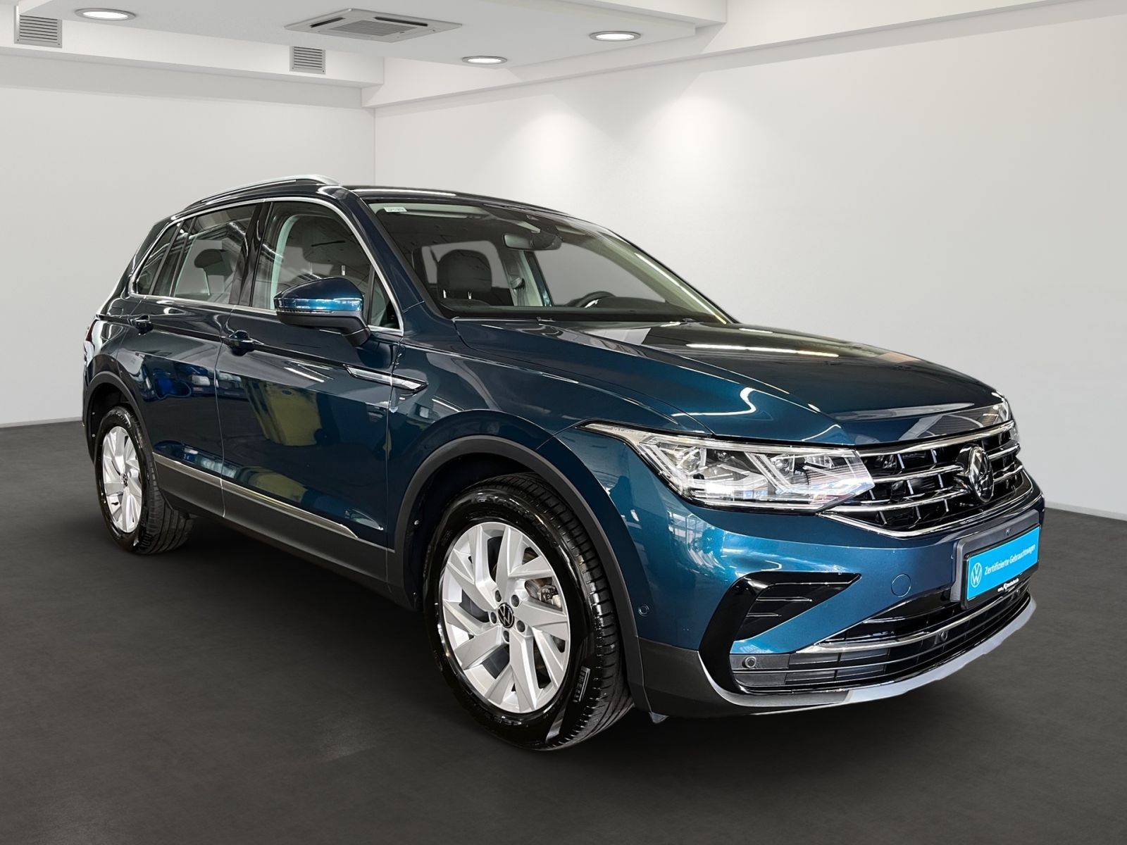 Volkswagen Tiguan Elegance 2,0 TDI BusiPaket Navi RFK foto 3