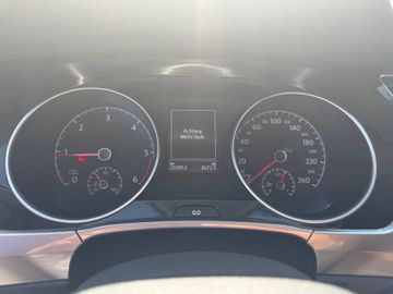 Volkswagen Touran - 11