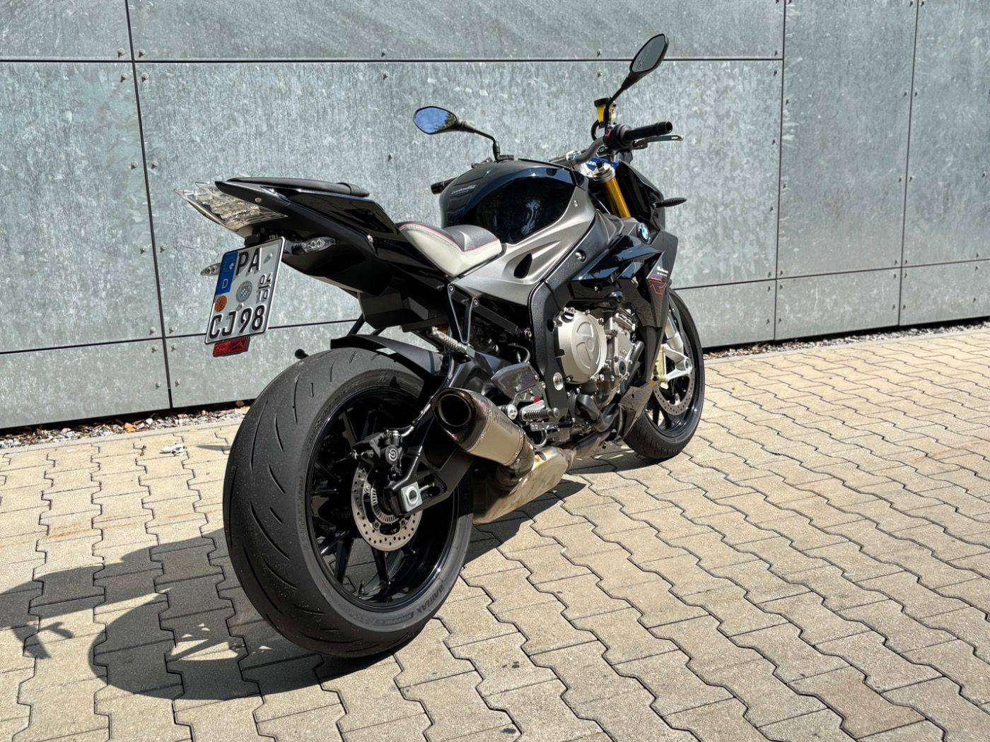 Fahrzeugabbildung BMW S 1000 R Sport- und Dynamik Paket Akrapovic, Frä
