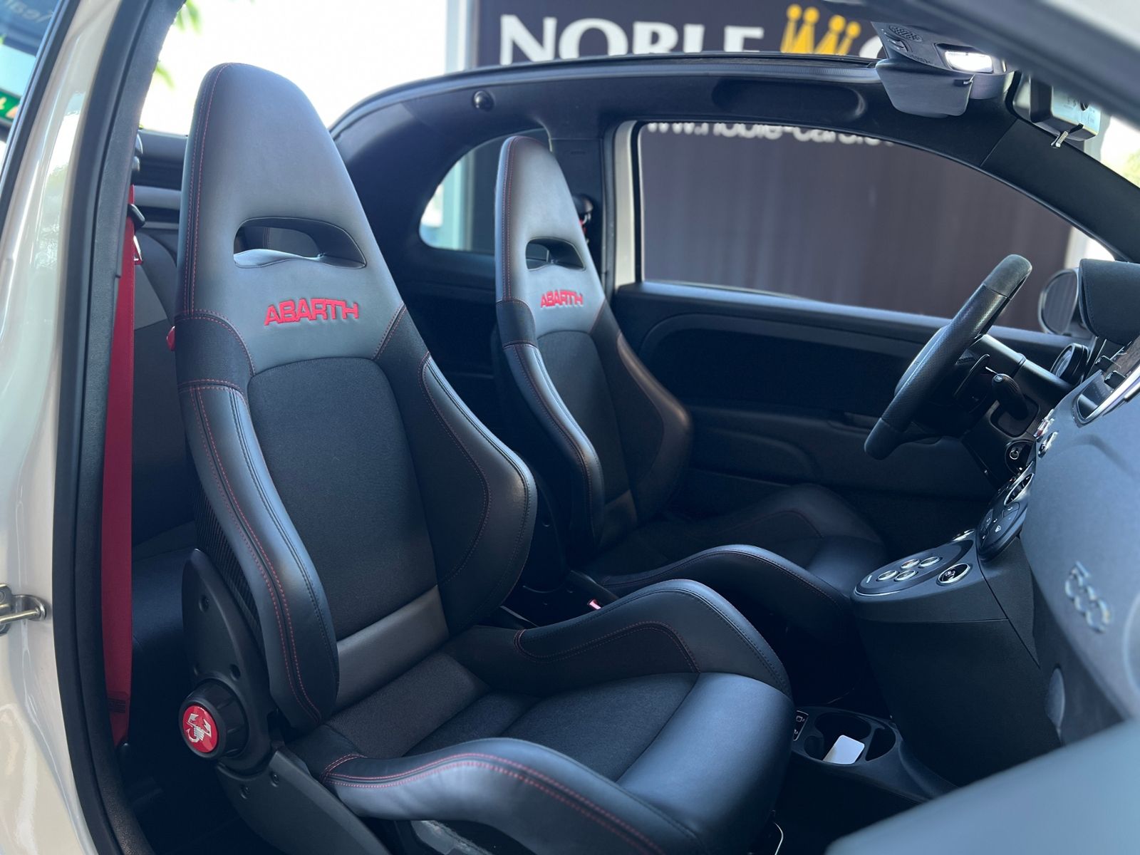 Fahrzeugabbildung Abarth 595C esseesse BEATS XENON NAVI ALU