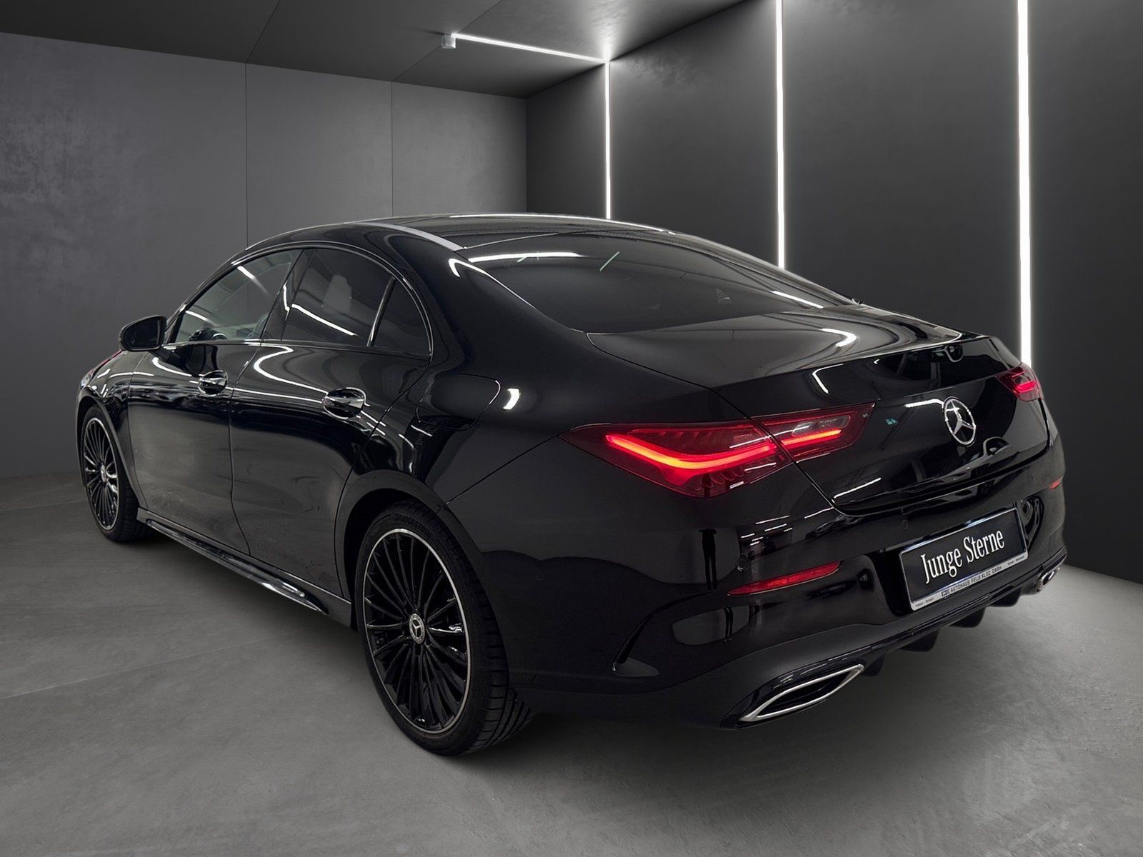 Fahrzeugabbildung Mercedes-Benz CLA 200 AMG*Pano*Burmester*20"*Night*360°*MuBeam