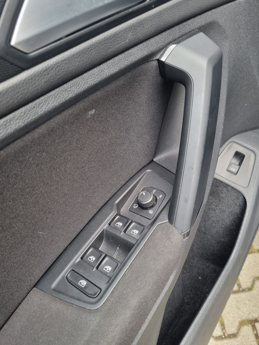 Fahrzeugabbildung Volkswagen Tiguan Comfortl. R Line 2.0 TDI DSG NAVI LED