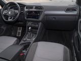 Volkswagen Tiguan 2.0 TDI R-Line Black 4M PANO STDH AHK - Volkswagen Tiguan mit Diesel-Antrieb: Teilleder, Head-Up Display