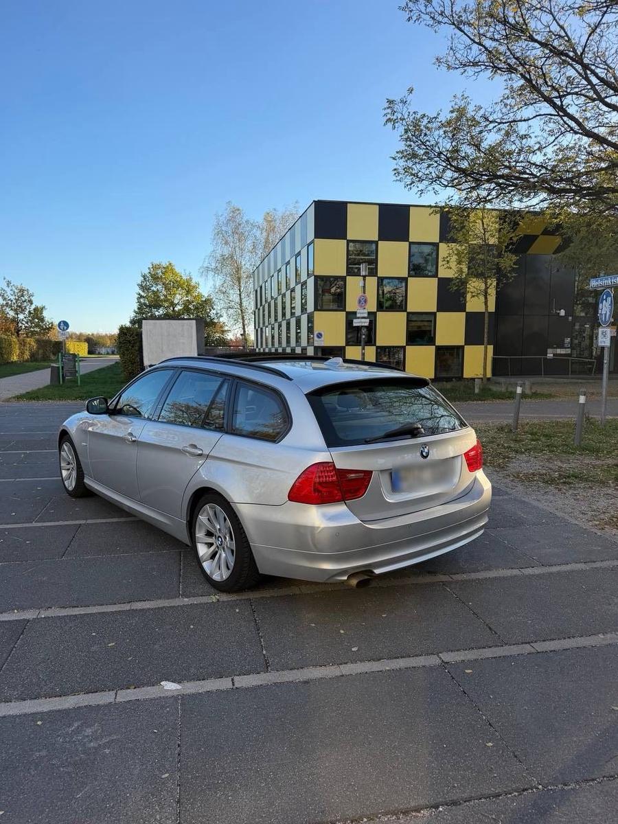 BMW 318 2010 — engine 143 HP (105kW)
