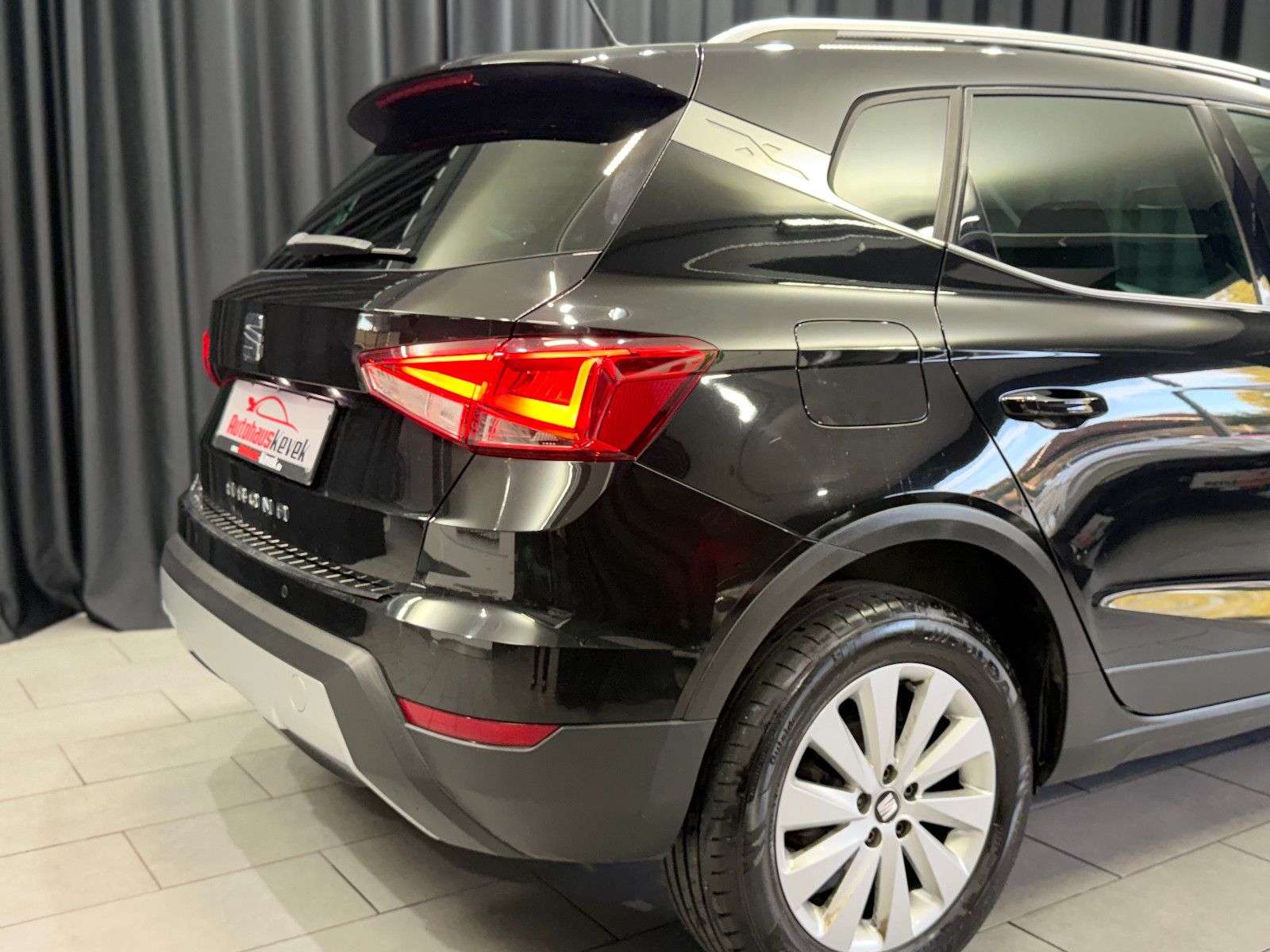 Fahrzeugabbildung SEAT Arona Xcellence|PDC|NAVI|ACC|LED