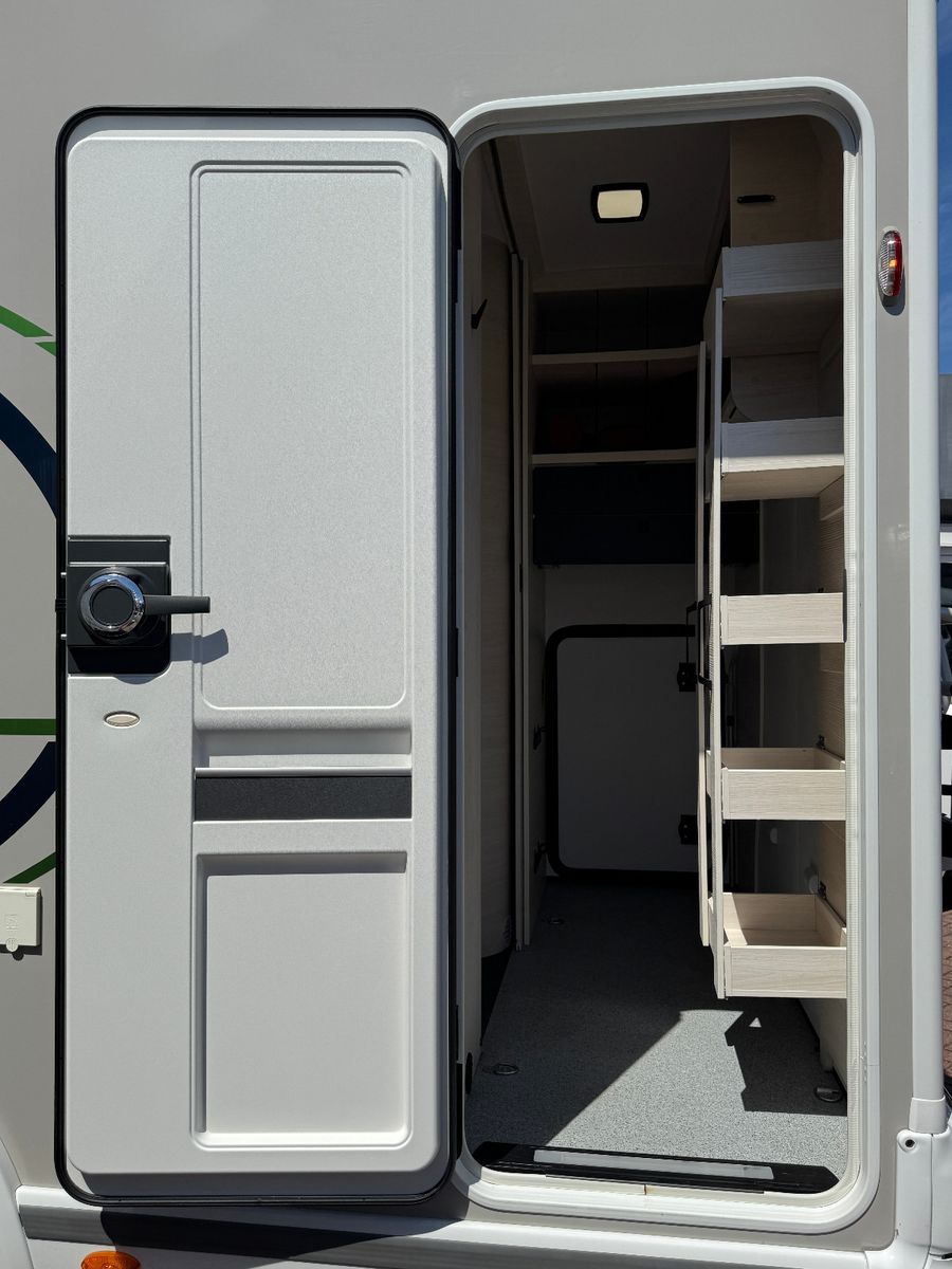 Chausson 660 TITANIUM ULTIMATE AUTOMATIK SOLAR TV SAT HUB