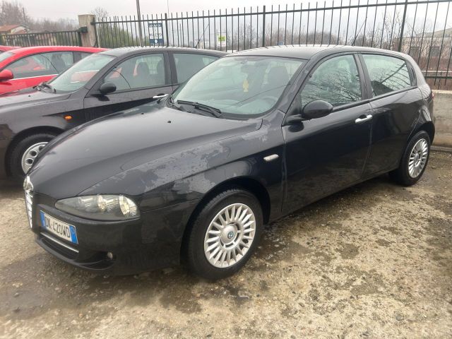 Alfa Romeo 147 1.9 JTD (120) 5 porte Black Line