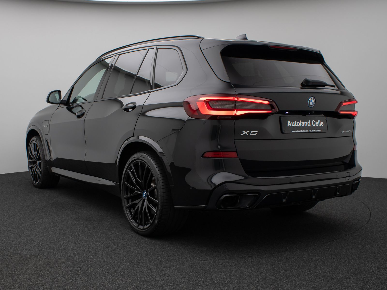 Fahrzeugabbildung BMW X5 xD45e M Sport Panorama Laser 360°HUD DAB HiFi