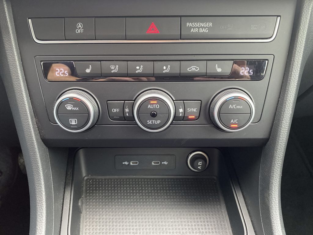 Fahrzeugabbildung SEAT Ateca 1.5 TSI ACT OPF Style *Navi*Sitzh.*Allwett
