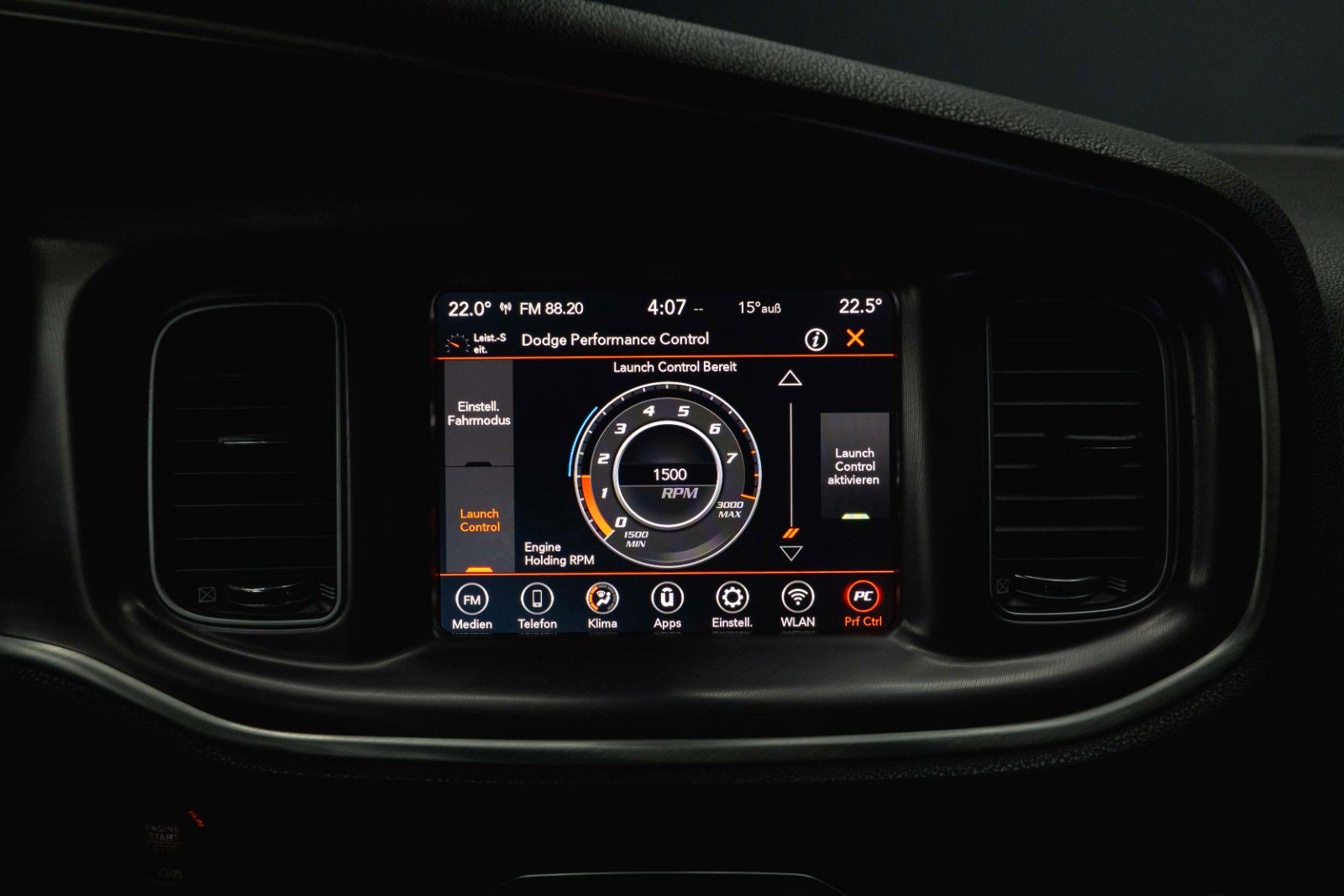 Fahrzeugabbildung Dodge Charger 5.7 V8 HEMI R/T Night-Paket Performance