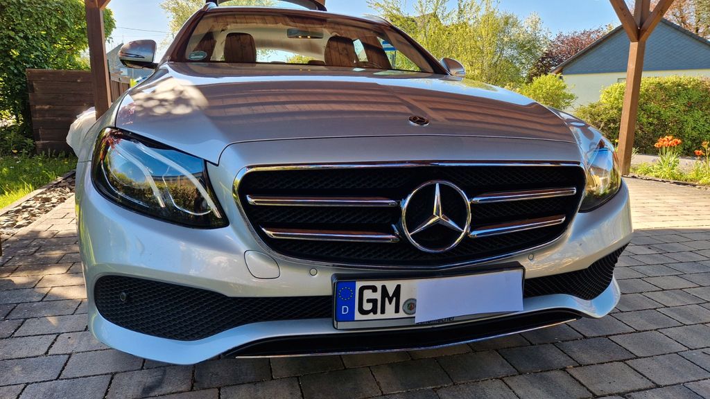 Image of Mercedes-Benz E 220