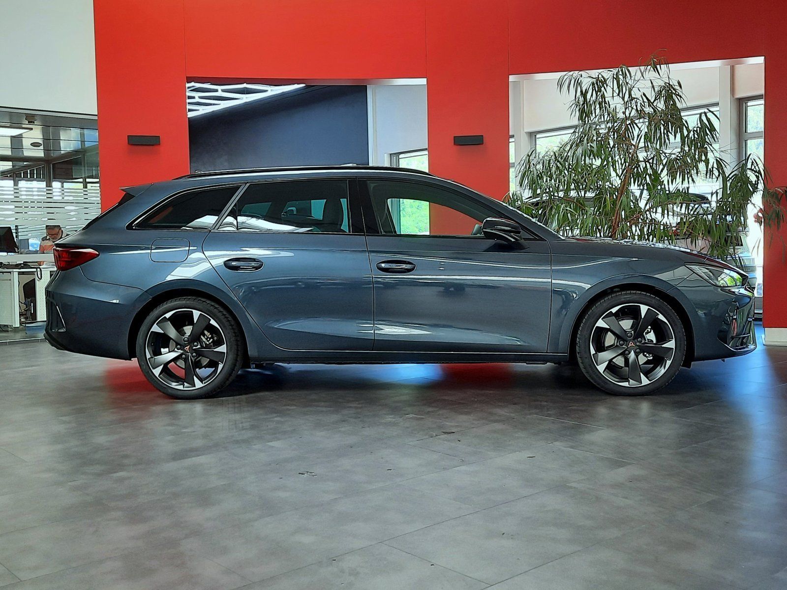 Fahrzeugabbildung CUPRA Leon ST eTSI DSG *AHK*Navi*LED*PDC*Cam*Sitzhzg*