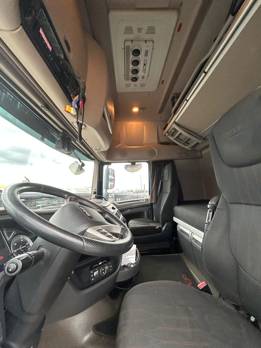 Fahrzeugabbildung DAF XF 530 FT, Intarder, Hydr., Bj.2022