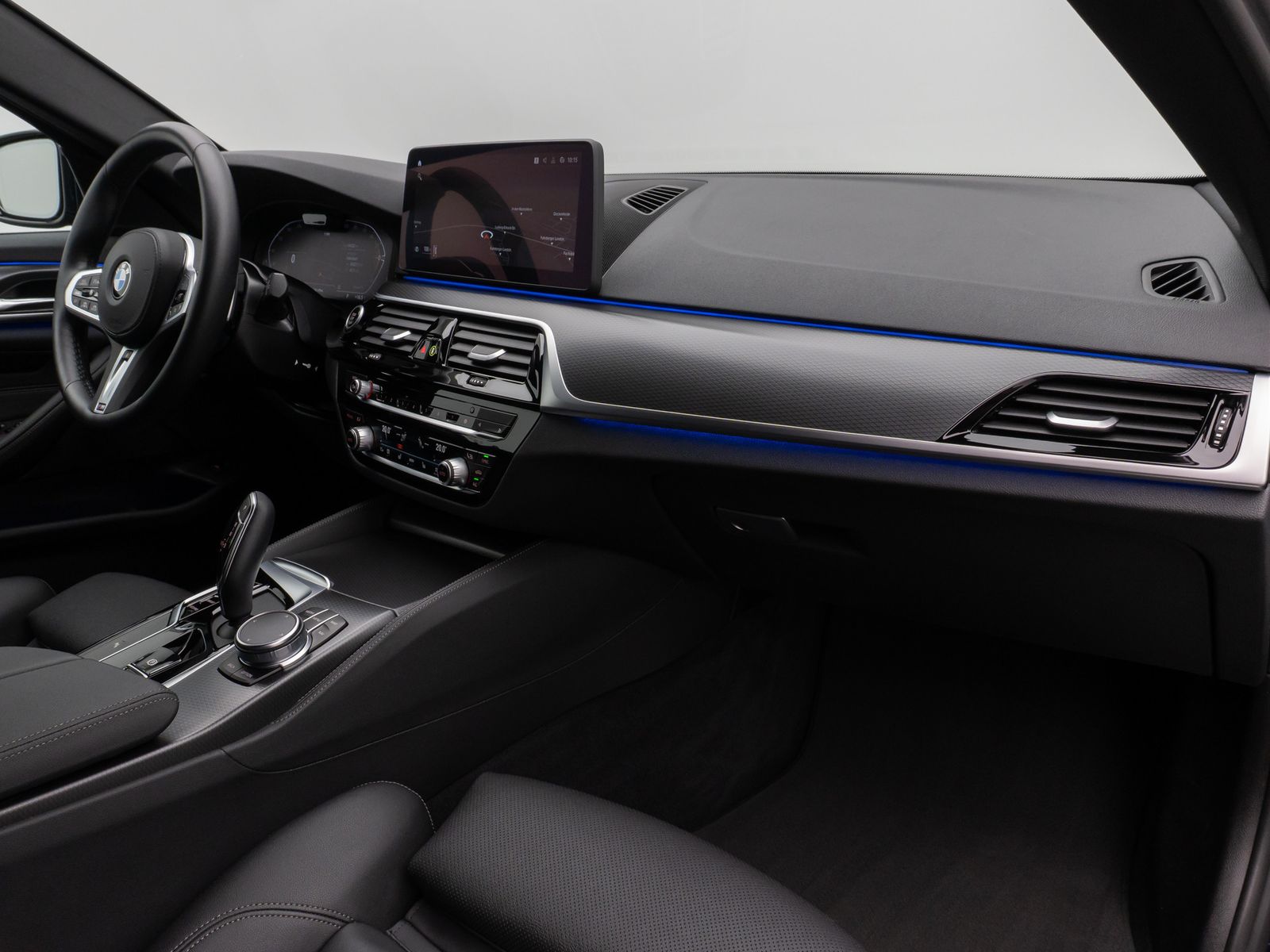 Fahrzeugabbildung BMW 530d xD M Sport Kamera Laser HUD DAB AHK Komfort