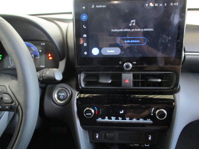 Fahrzeugabbildung Toyota Yaris Cross Hybrid FWD Teamplayer
