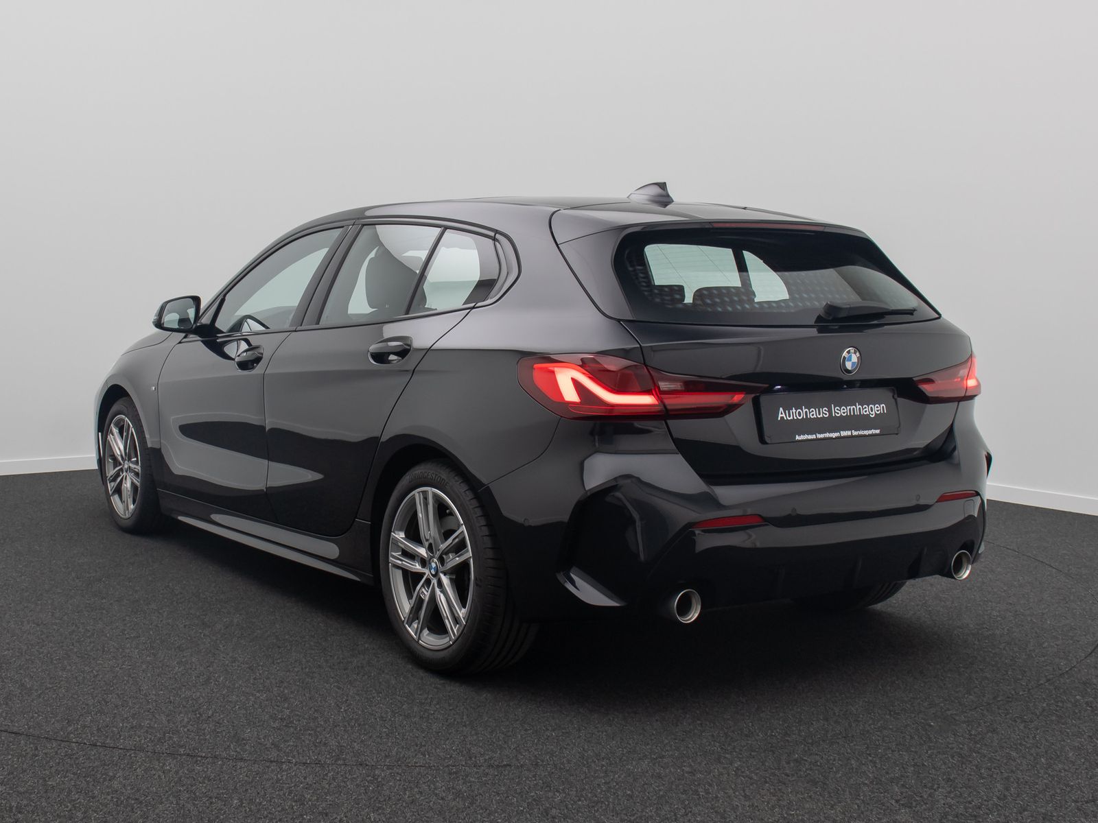Fahrzeugabbildung BMW 120i M Sport Panoram Kamera DAB HiFi Komfort LED