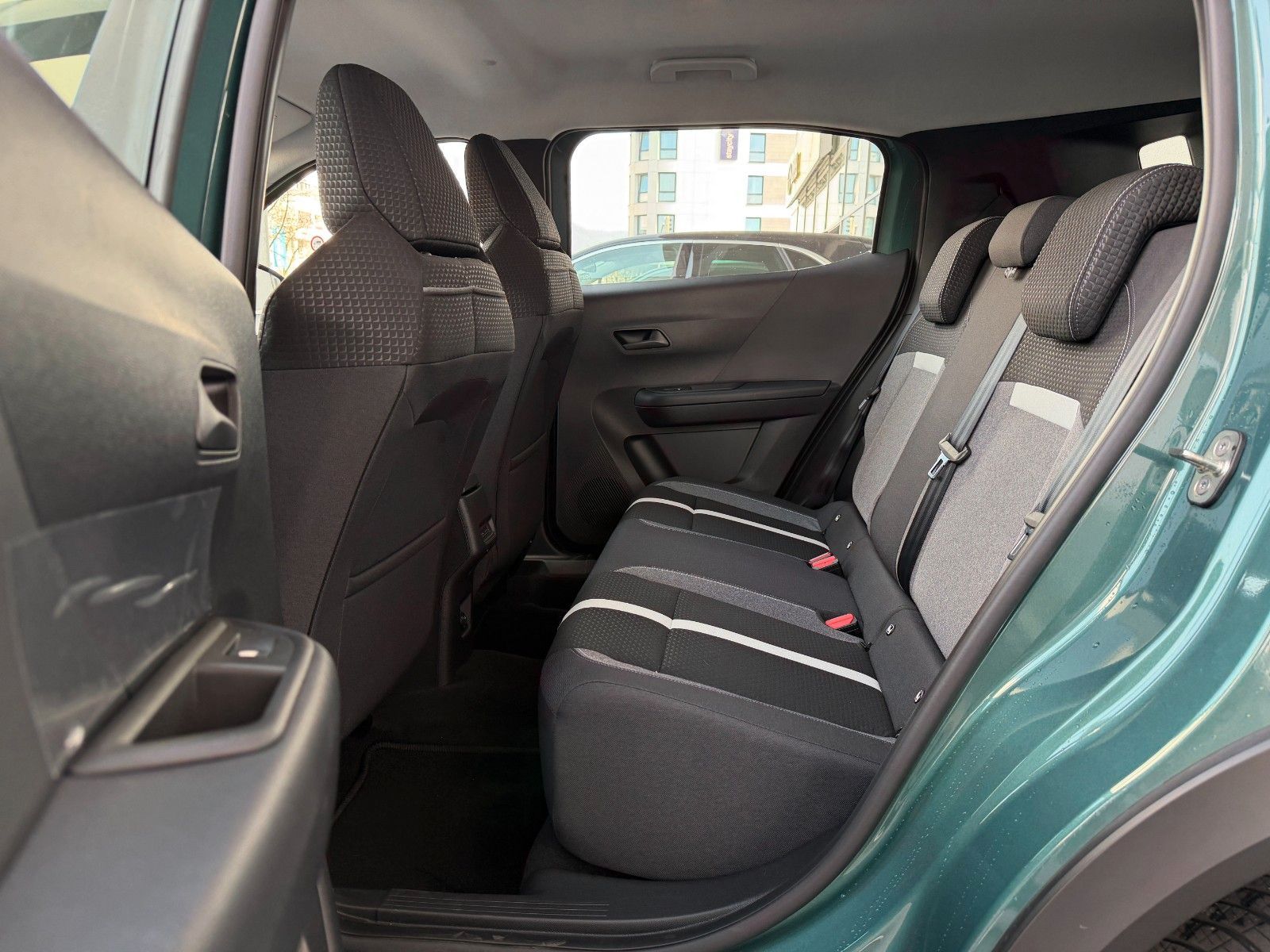 Fahrzeugabbildung Opel Frontera 1.2 Edition W Kamera,LED,Navi,PDC,LM