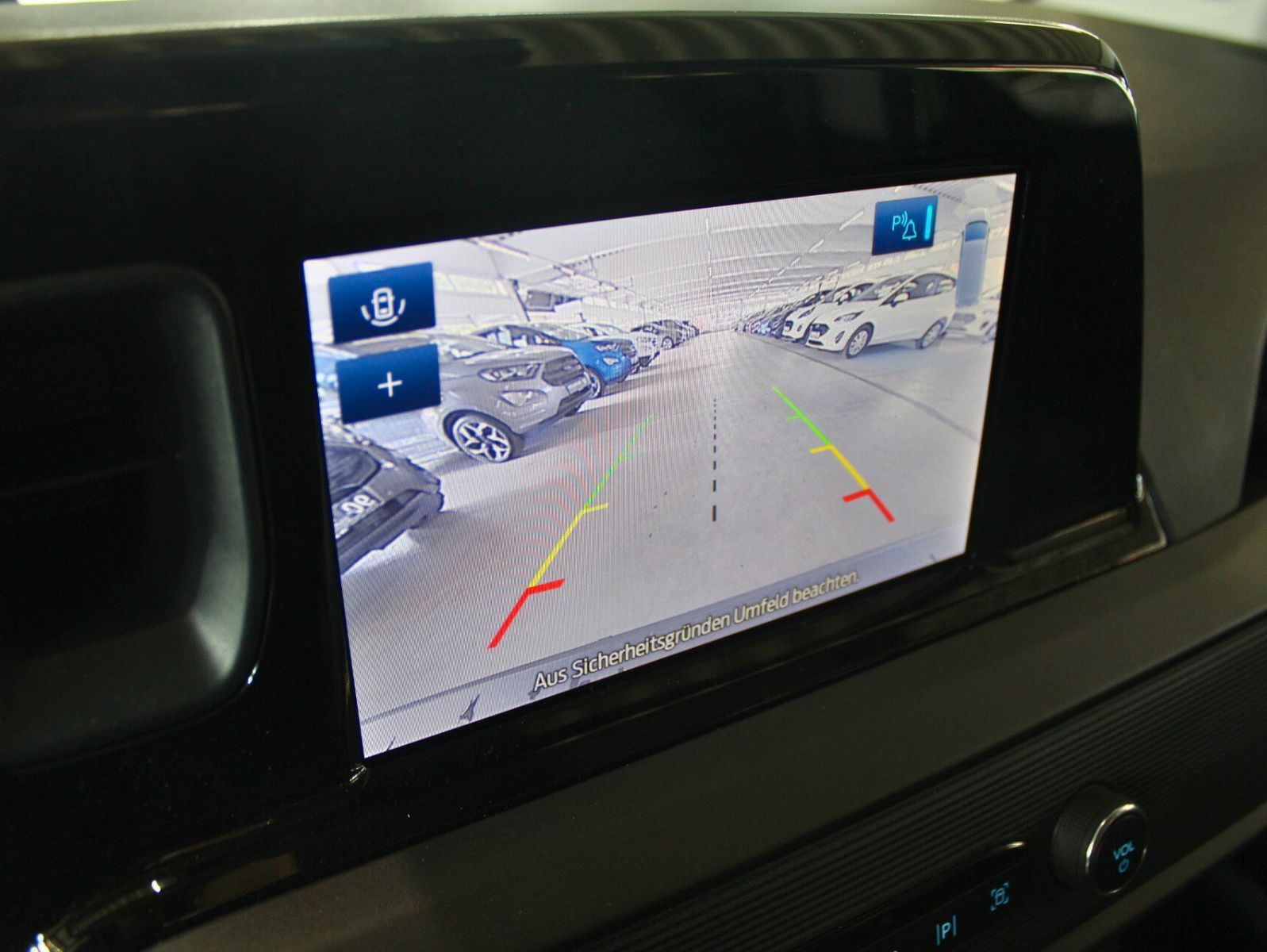 Fahrzeugabbildung Ford Tourneo Courier Titanium Automatik FahrerAssPak
